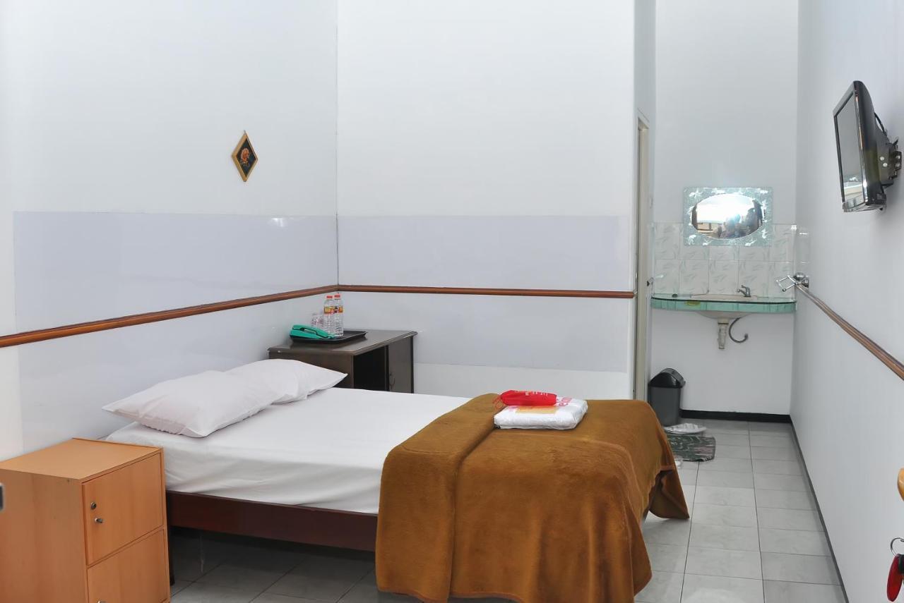 New Merdeka Hotel Jember Luaran gambar