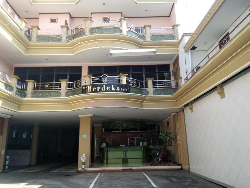 New Merdeka Hotel Jember Luaran gambar