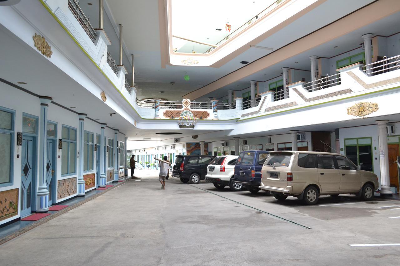 New Merdeka Hotel Jember Luaran gambar