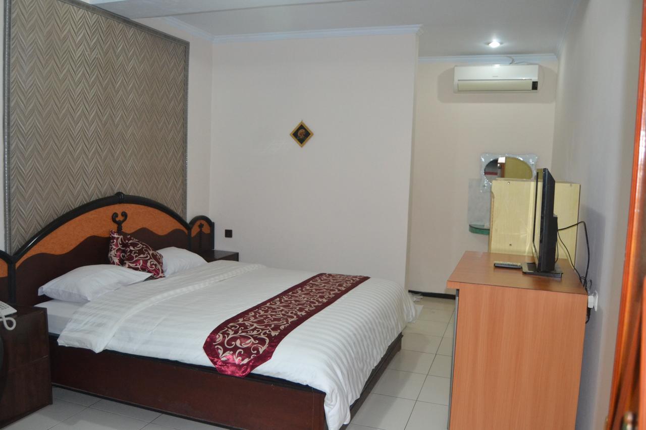 New Merdeka Hotel Jember Luaran gambar