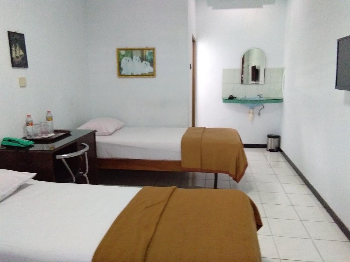 New Merdeka Hotel Jember Luaran gambar