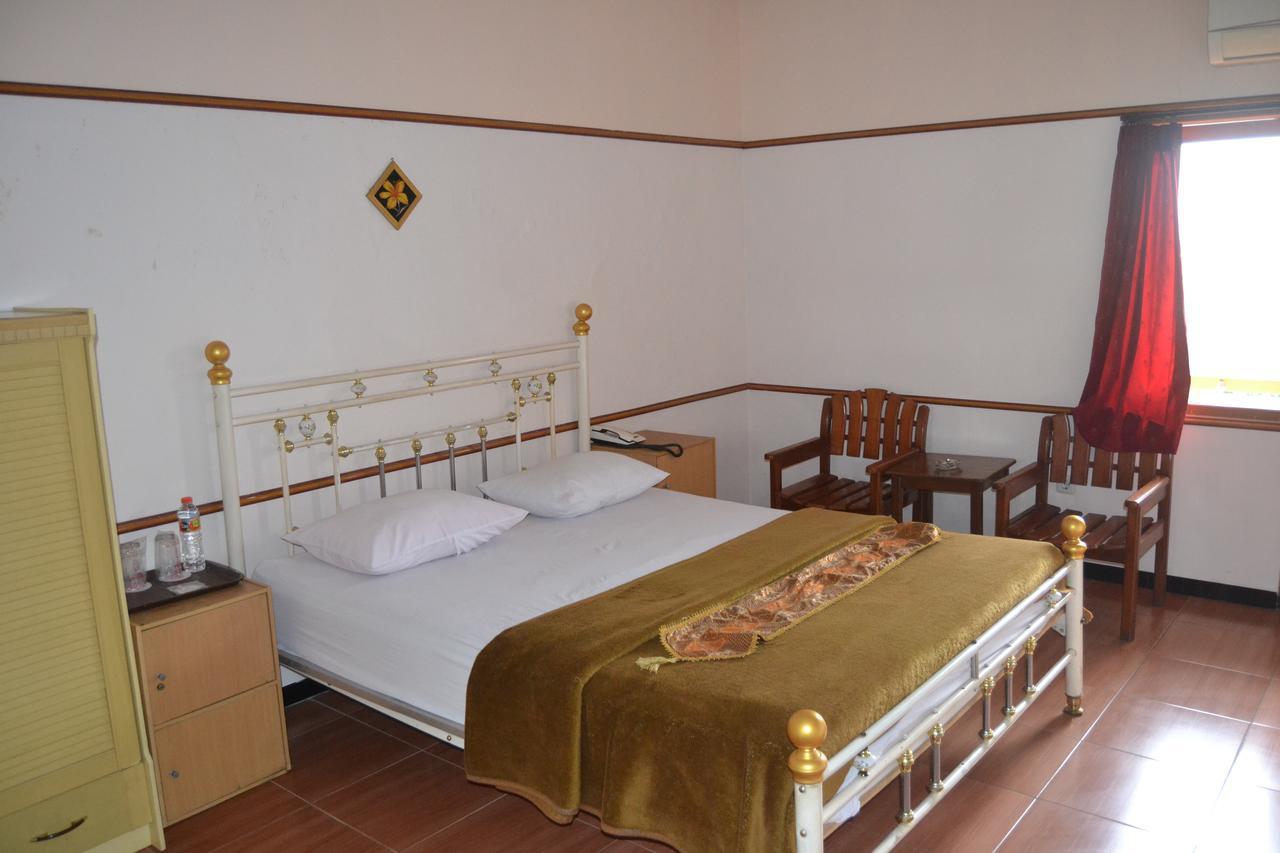 New Merdeka Hotel Jember Luaran gambar