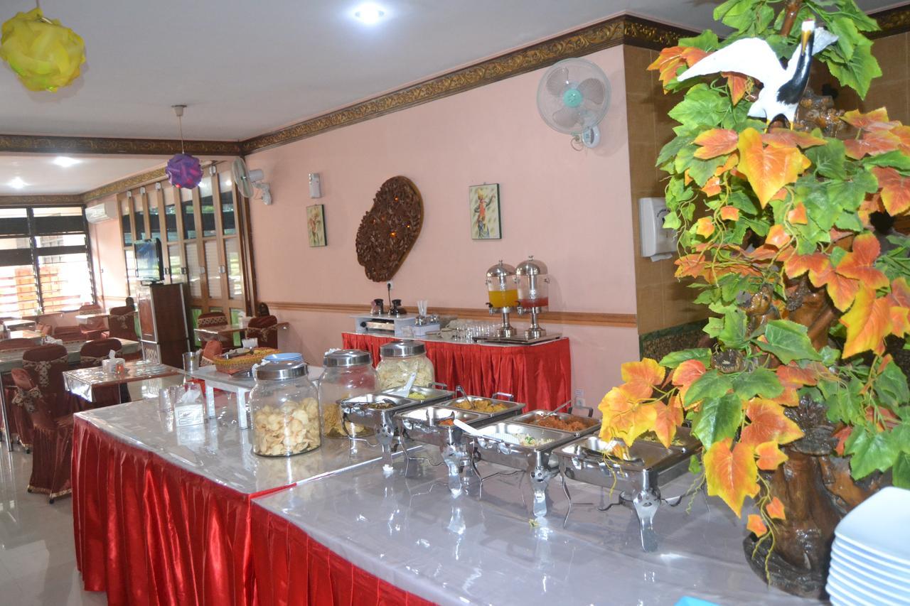 New Merdeka Hotel Jember Luaran gambar