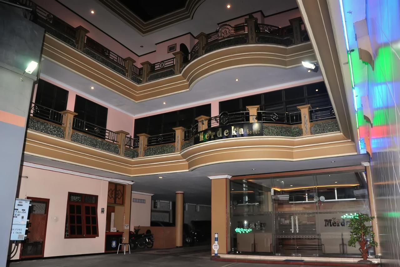New Merdeka Hotel Jember Luaran gambar