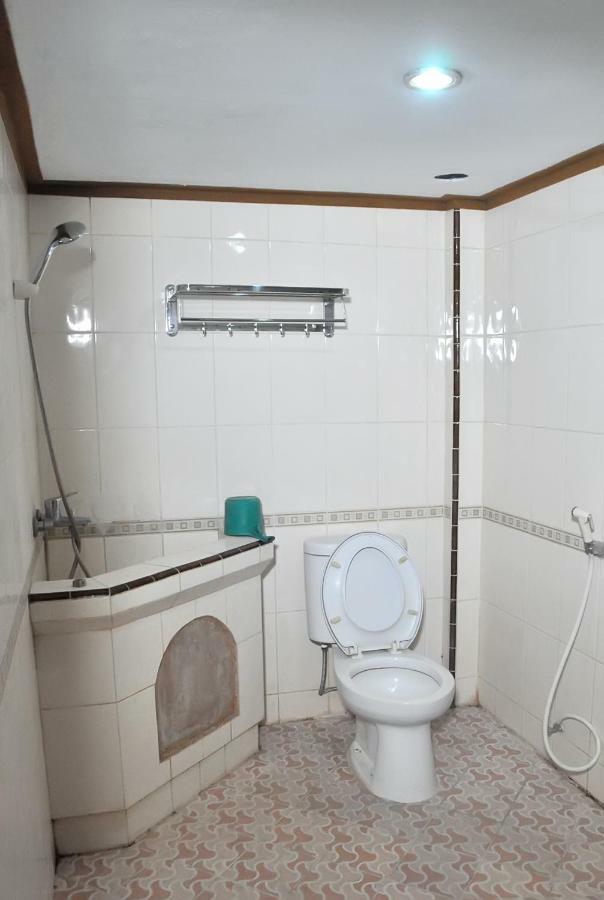 New Merdeka Hotel Jember Luaran gambar